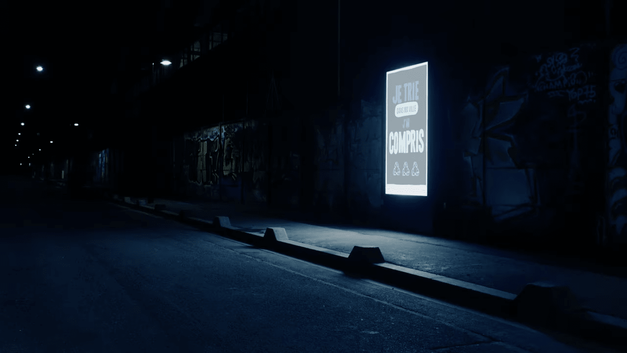 Кейс: В Париже digital-биллборды работают ночью вместо фонарей